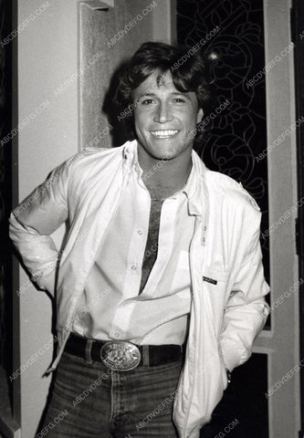 Andy Gibb showing up gets his picture took 8b20-2046