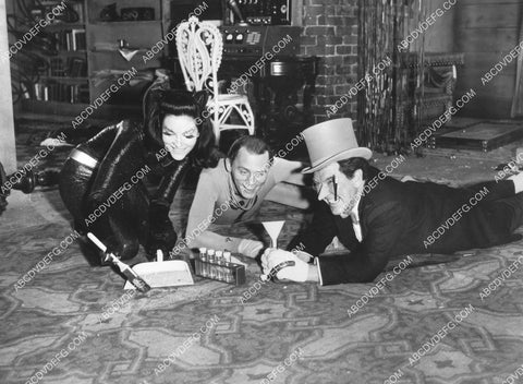 Lee Meriwether Frank Gorshin Burgess Meredith film Batman 8b20-20471