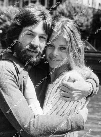 Lindsay Wagner and her husband maybe 8b20-20571