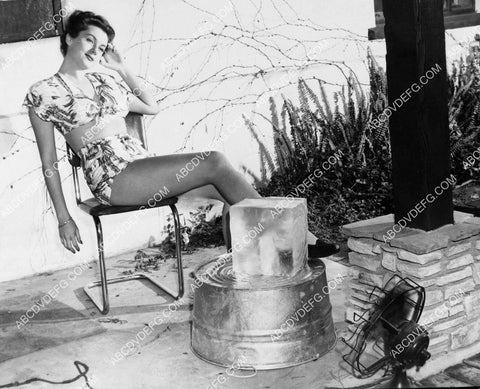Rhonda Fleming cooling w an ice block and a fan 8b20-20717