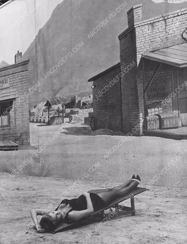 candid Angie Dickinson getting a little sun behind the scenes 8b20-2123