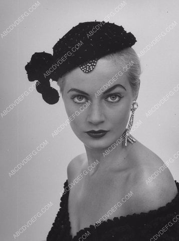 Anita Ekberg in elegant dress and hat portrait 8b20-2188