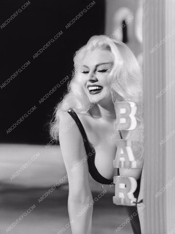 busty and beautiful Anita Ekberg portrait 8b20-2194