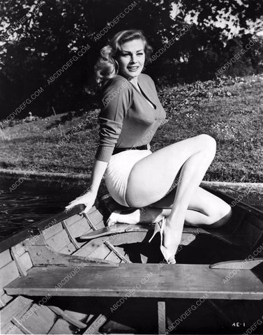 Anita Ekberg in short shorts high heels goes for a boat ride 8b20-2199