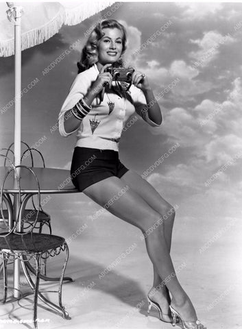 Anita Ekberg sexy in shorts and heels uses 3D Camera 8b20-2224