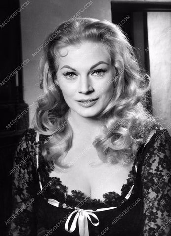 beautiful Anita Ekberg portrait 8b20-2236