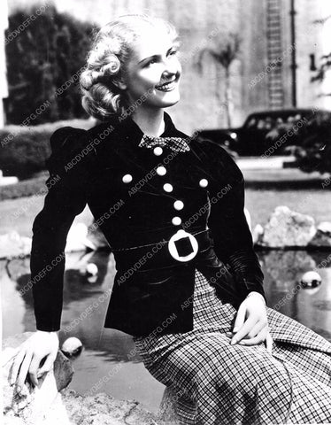 Anita Louise outdoors enjoys a little warmth from the sun 8b20-2274