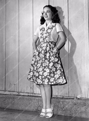 Ann Blythe in new summer wear 8b20-2308