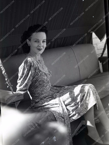 Anna Lee outdoors pic 8b20-2446