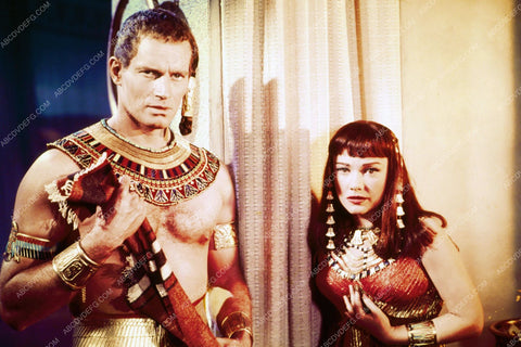 Charlton Heston Anne Baxter film The Ten Commandments 8b20-2483
