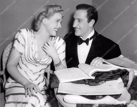 Anne Gwynne Basil Rathbone behind the scenes read script 8b20-2585