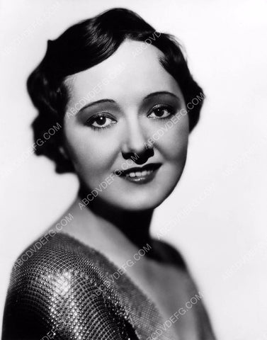 Vivienne Osborne portrait 8b20-2757