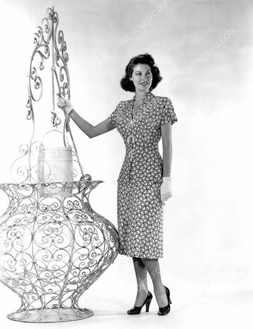 Ava Gardner with some fantasy well contraption 8b20-3047