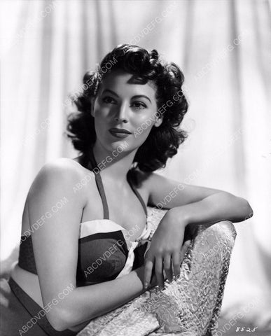 Ava Gardner looks gorgeous without even trying 8b20-3101