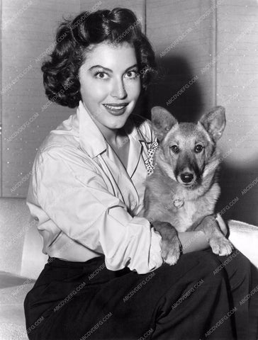 beautiful Ava Gardner and her dog 8b20-3124