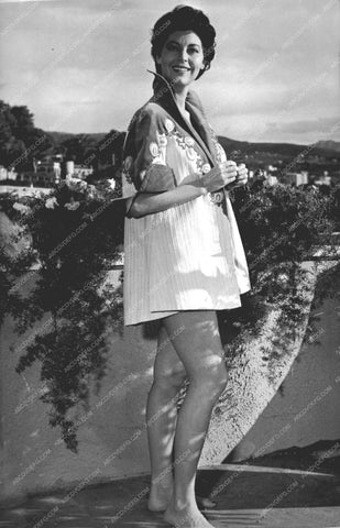 Ava Gardner in summer wear on the balcony 8b20-3141