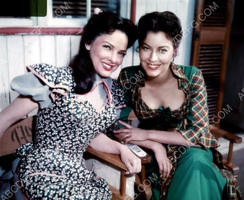 Kathryn Grayson maybe and Ava Gardner behind the scenes 8b20-3147