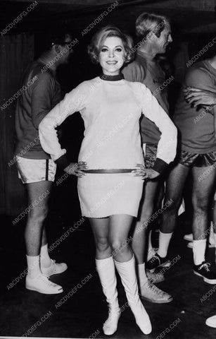 Barbara Bain and celebrities at some benefit 8b20-3169