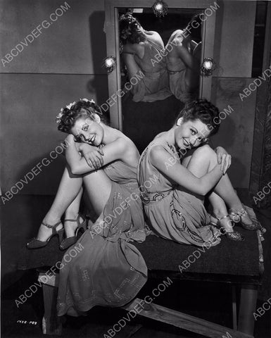 beautiful Barbara Bates and other starlet behind the scenes 8b20-3225