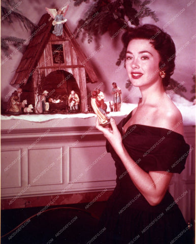 beautiful Barbara Rush gets Christmas Nativity on fireplace mantle 8b20-3387
