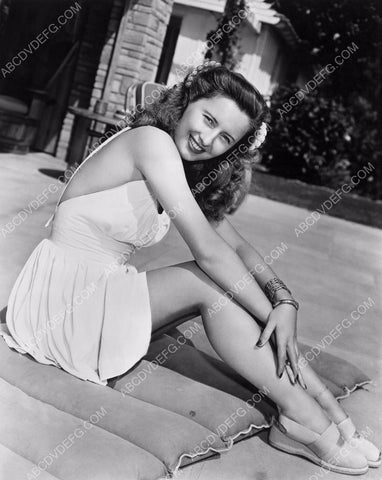 just lovely Barbara Stanwyck in summer wear by the pool 8b20-3500