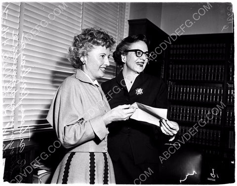 Barbara Stanwyck candid in her office maybe 8b20-3541