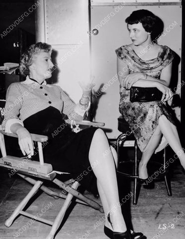 Barbara Stanwyck and Jane Wyman maybe behind the scenes 8b20-3588