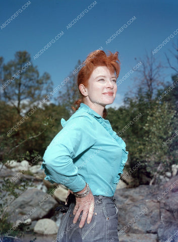 Amanda Blake in great outdoors portrait 8b20-3735