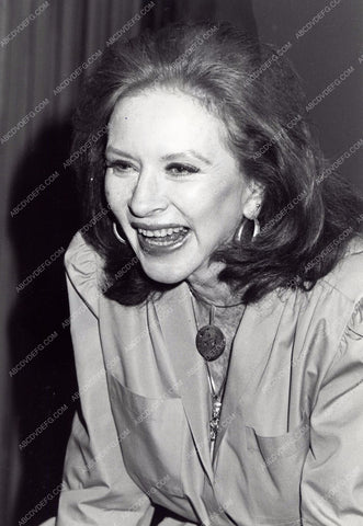 Amanda Blake pic out in public somewhere 8b20-3742