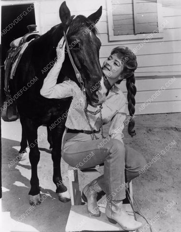Amanda Blake and the horse behind the scenes TV Gunsmoke 8b20-3766