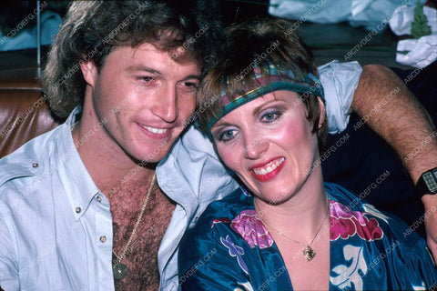 Andy Gibb and someone pardon my ignorance 8b20-3814
