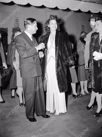 candid Ava Gardner showing up at some event 8b20-3880