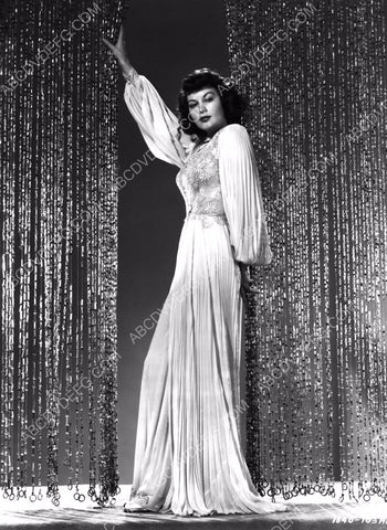 Ava Gardner full length fashion portrait 8b20-3897