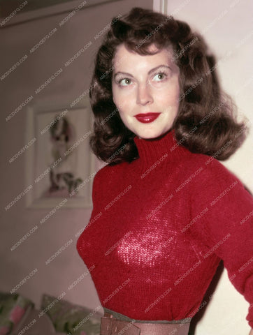 Ava Gardner goes sweater girl 8b20-3945