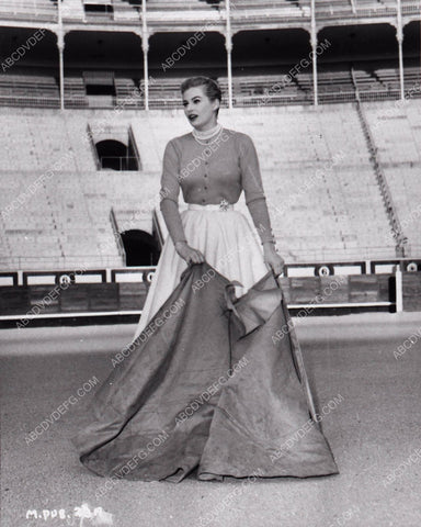Anita Ekberg steps into the arena for a quick bullfight 8b20-4010