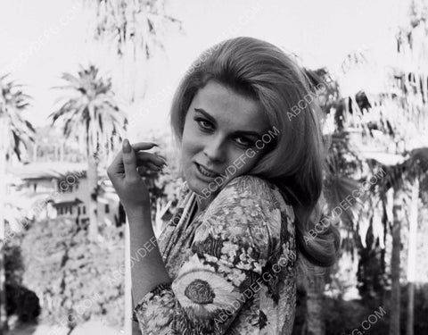 beautiful Ann-Margret outdoors 8b20-4075