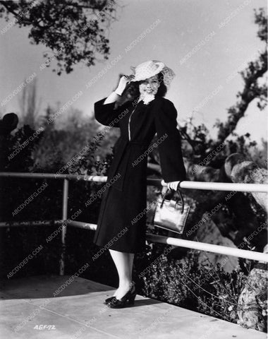 Anne Gwynne outdoor fashion shoot 8b20-4292