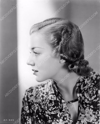 Anne Shirley profile portrait 8b20-4301