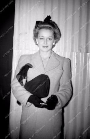 Anne Shirley snapped on an evening out 8b20-4347