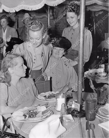 candid Anne Shirley and friends enjoy a ton o good food 8b20-4351