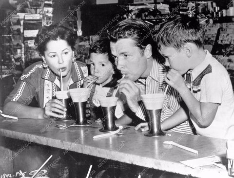 Audie Murphy and family enjoying a milk shakes at diner 8b20-4452
