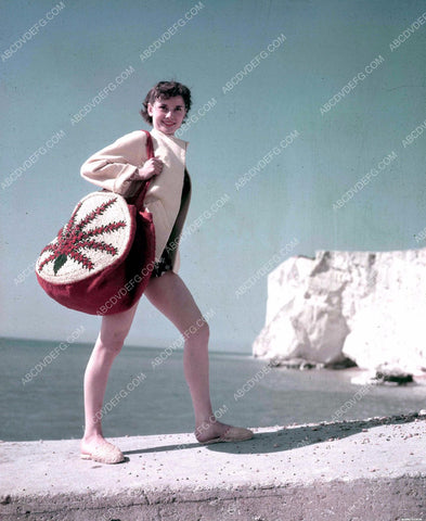 beautiful Audrey Hepburn heads out for a day at the beach 8b20-4548