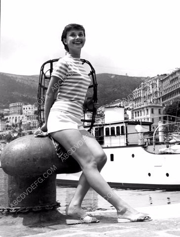 just gorgeous Audrey Hepburn in her shorts out in the sun 8b20-4569