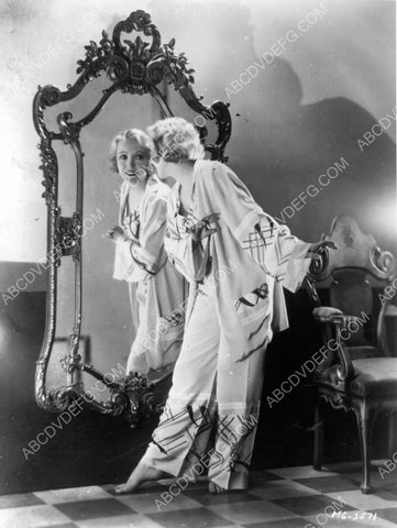 Bessie Love fashion in the mirror 8b20-4608