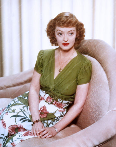 Bette Davis at home pic 8b20-4742