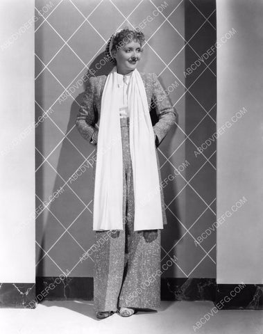 Bette Davis full length fashion portrait 8b20-4752