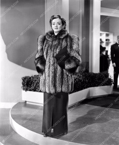 Bette Davis full length fashion portrait 8b20-4774