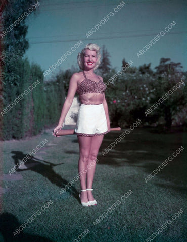 beautiful Betty Grable ready for some baseball in the backyard 8b20-4833