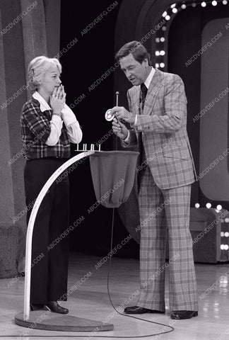 Bob Barker and contestants TV game show The Price is Right 8b20-4896