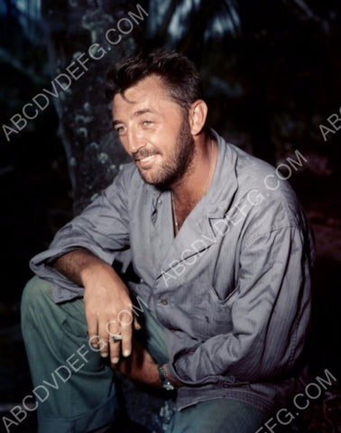 candid Robert Mitchum pic 8b20-4999